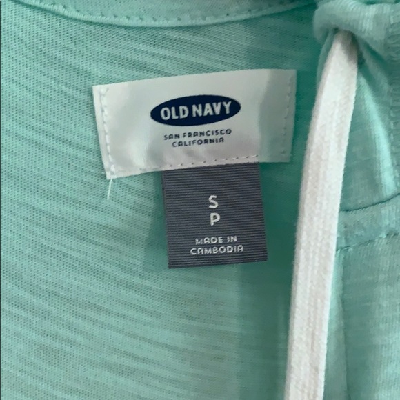 Old navy sweater - Picture 2 of 3